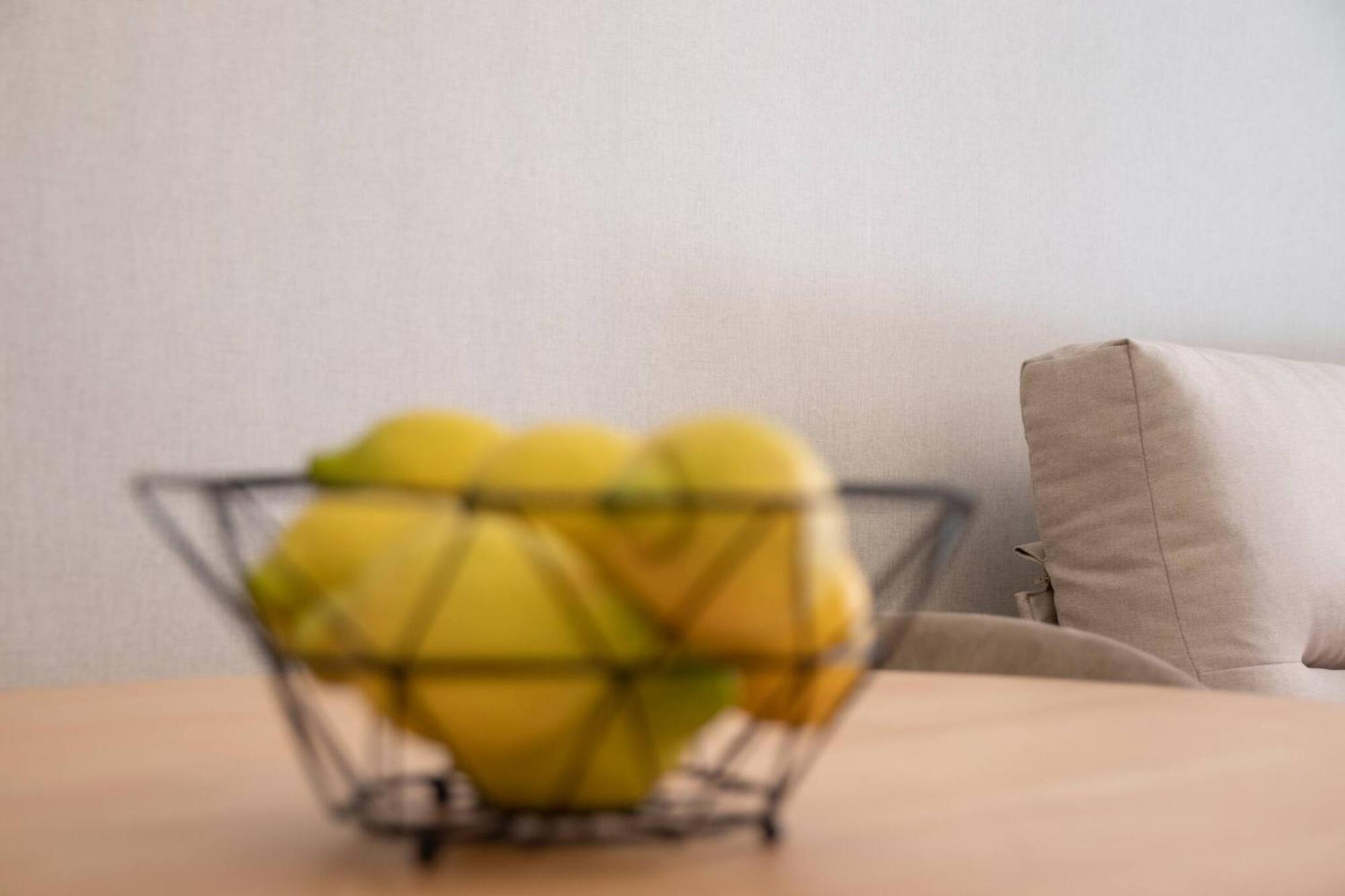Appartamento Maritim 1 By Concept Flats Valenza Esterno foto